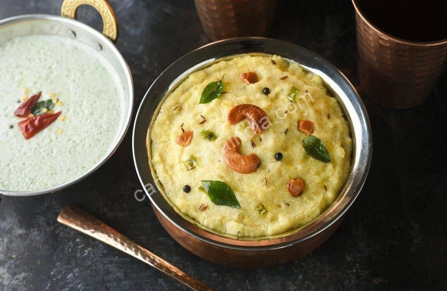 kheer-makar-sankranti Tigela de kheer decorado com frutas secas e especiarias, feito nas celebrações de Makar Sankranti