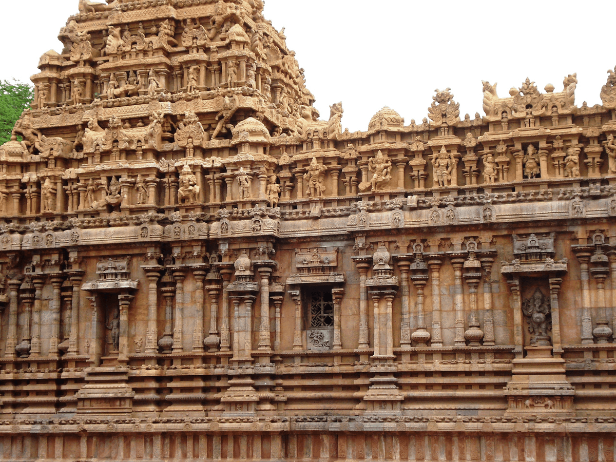 esculturas-no-templo-brihadeeswarar-thanjavur-tamil-nadu Esculturas detalhadas em pedra no Templo Brihadeeswarar, em Thanjavur, Tamil Nadu