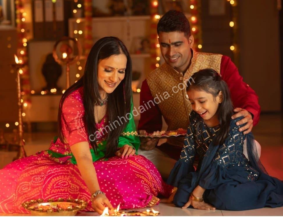 Família reunida celebrando o festival das luzes, compartilhando felicidade e tradições do Diwali