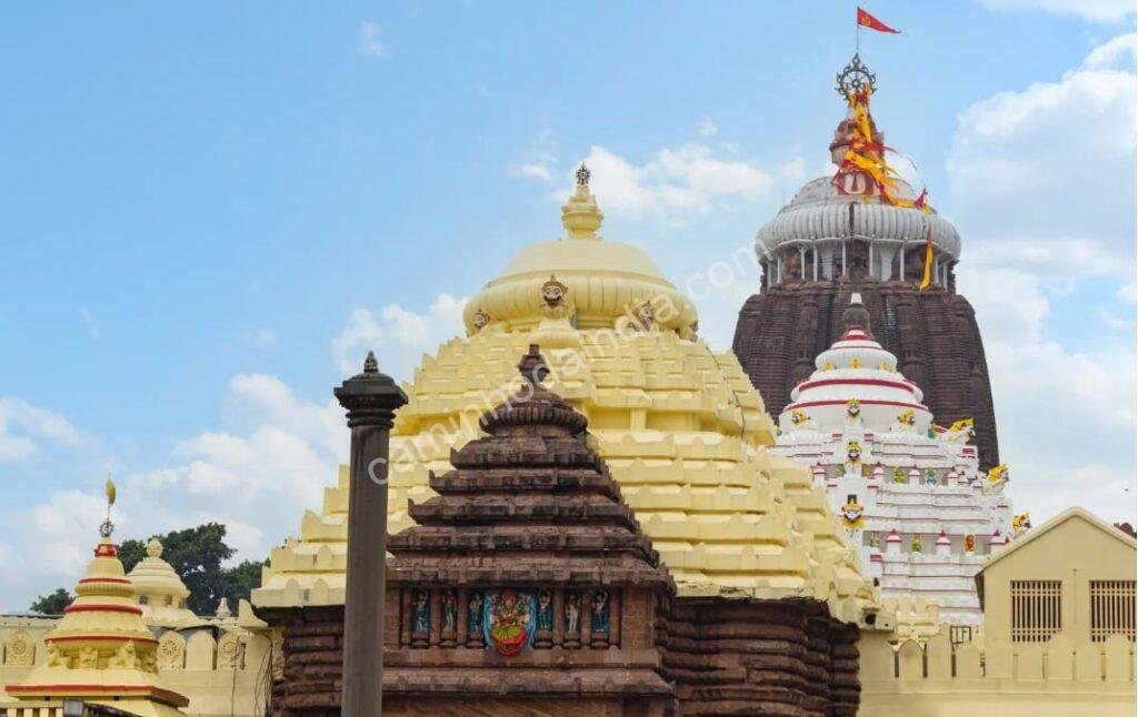 templo-jagannath-em-puri O Templo de Jagannath em Puri é um dos quatro santuários mais sagrados da Índia, atraindo milhões de devotos todos os anos para o famoso festival Rath Yatra