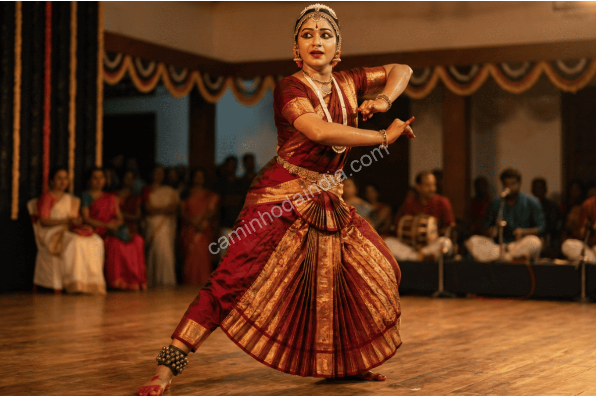 Dançarina executando Bharatanatyam, a antiga dança clássica indiana frequentemente retratada em filmes