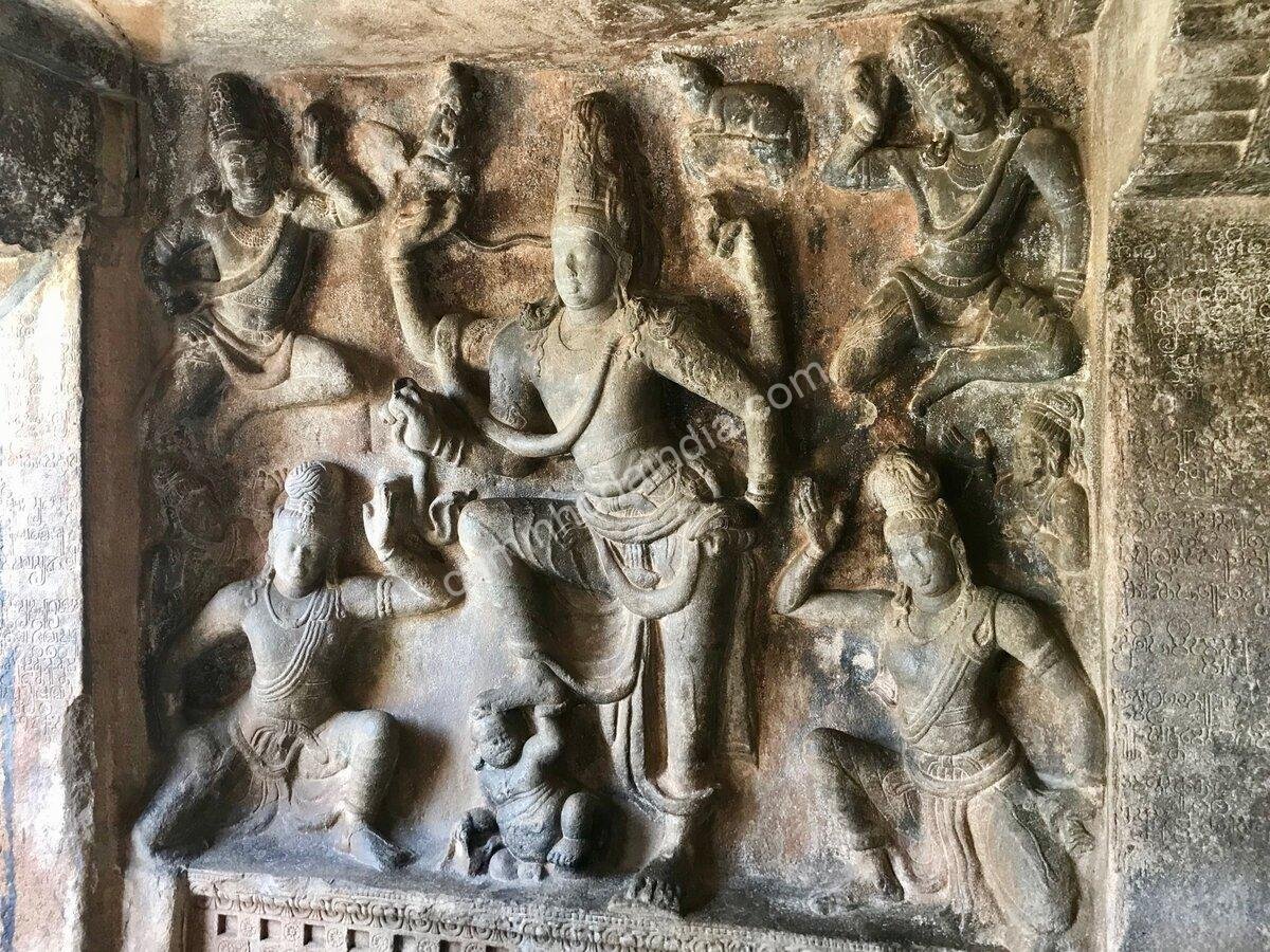 Shiva como Senhor do Ganga em relevo mural no templo Lalitankura, caverna superior do Rock Fort, Tiruchirapalli, Tamil Nadu, período Pallava